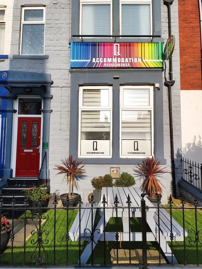 Q Accommodation 1 Q Accommodation, Blackpool, The Seacroft Guest House